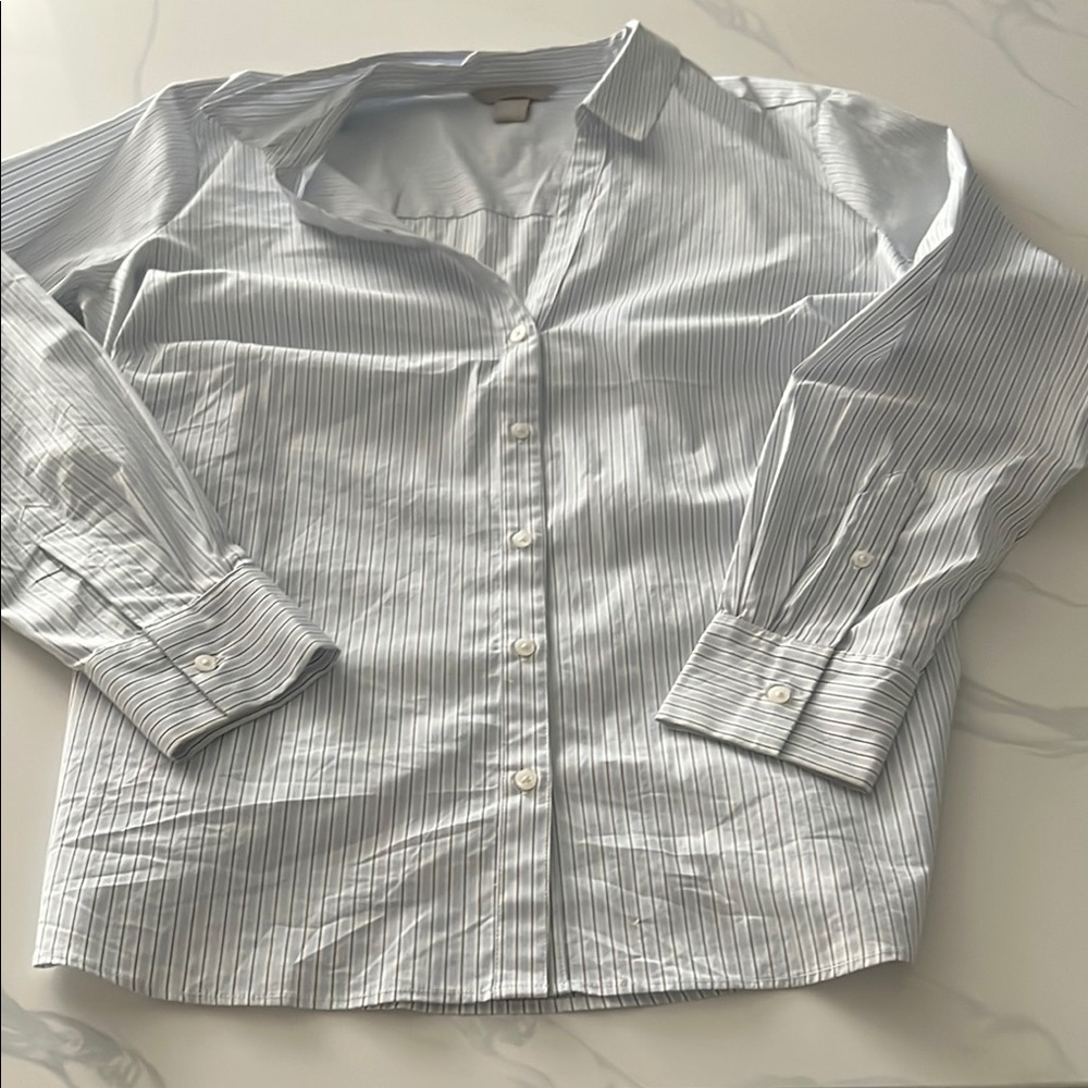 H&M Blue Dress Shirt with Subtle Pattern